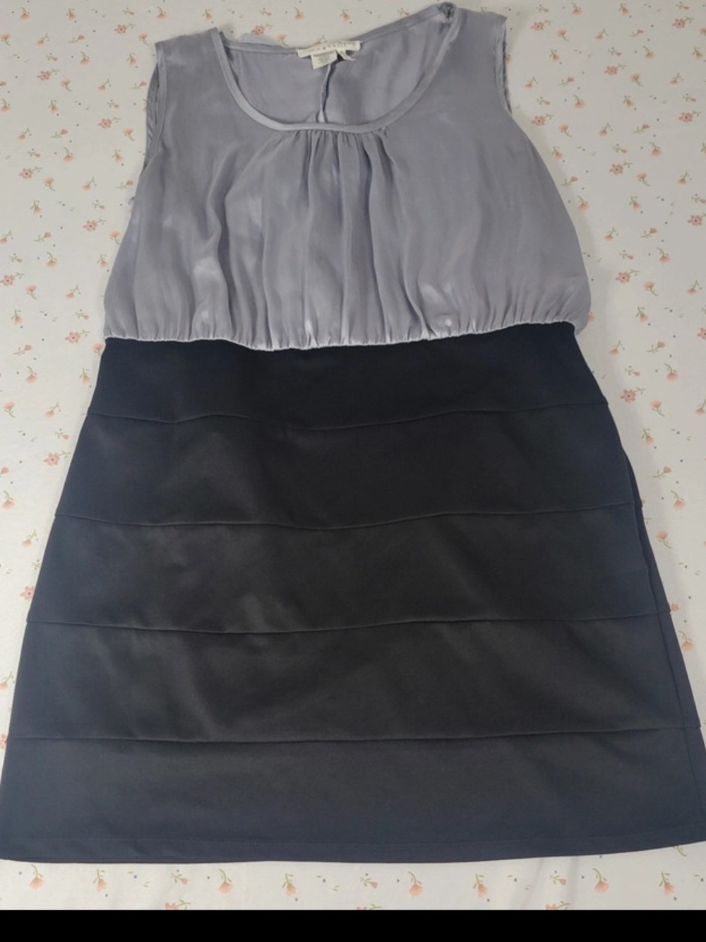 Marysol Sleeveless Two-Tone Shift Dress in Light Lavender and Black plus 3XL